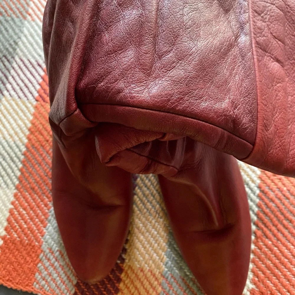 Vintage Chic Red Leather Heeled Boots - Picture 2 of 8